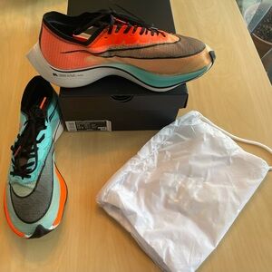 Nike ZoomX Vaporfly Next% Hakone NWT Men’s 11 in box with bag